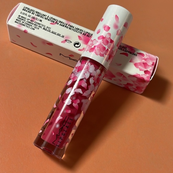 NIB MAC Boom Boom Bloom in Cherry Mochi Lipglass - Picture 3 of 3